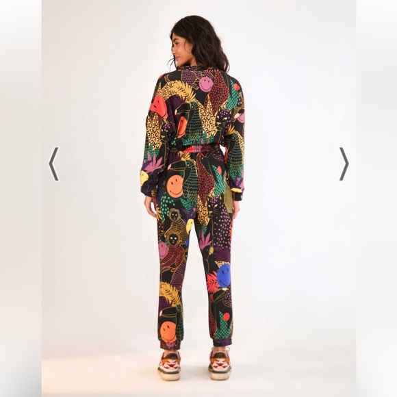 Farm Rio X Smiley Pop Jungle Smiley® Sweatpants - Picture 3 of 15